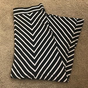 Torrid Black & White Chevron Maxi Skirt